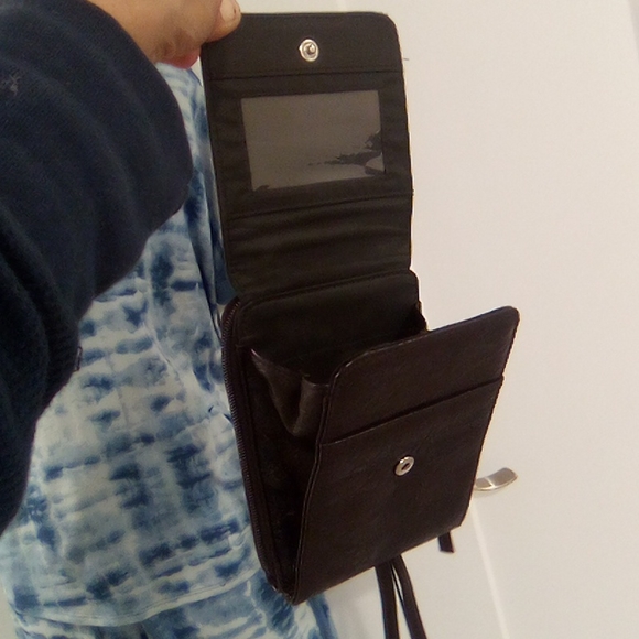 Faux Leather Cross Body Wallet Pebbled Look - Picture 6 of 16